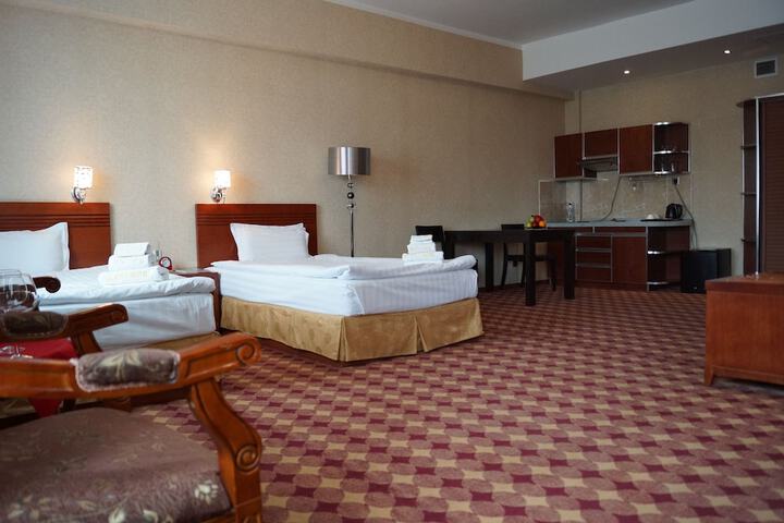 Room 4 of 48