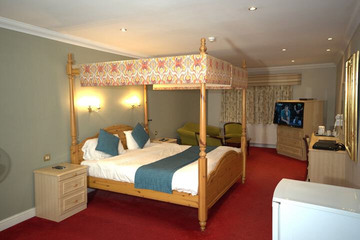 Room 14 of 68