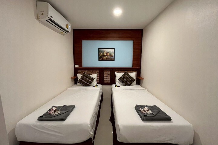 Room 16 of 37