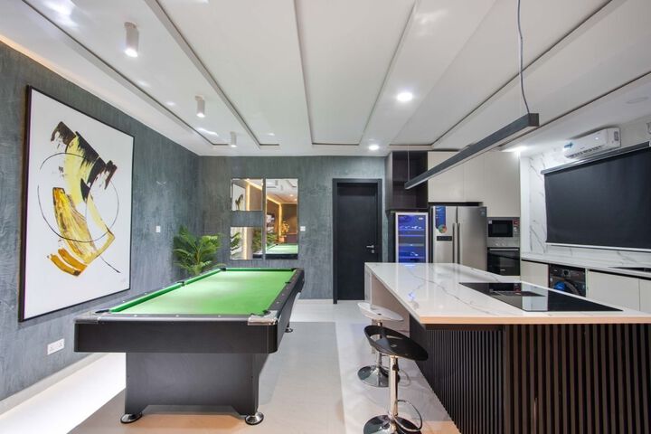 Room 9 of 26