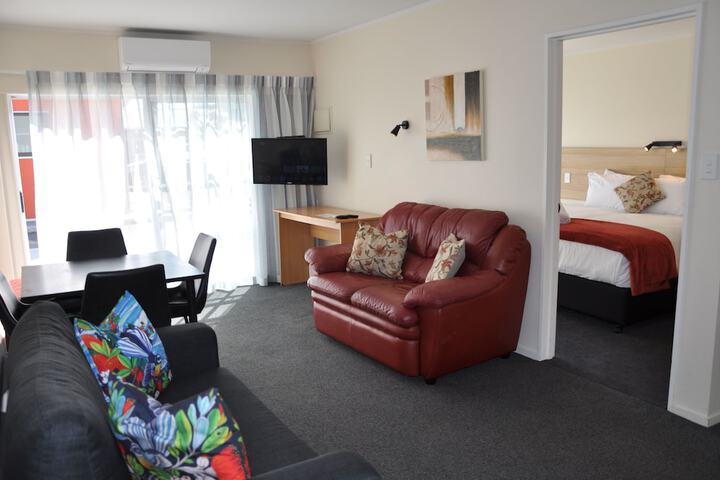 Room 43 of 80