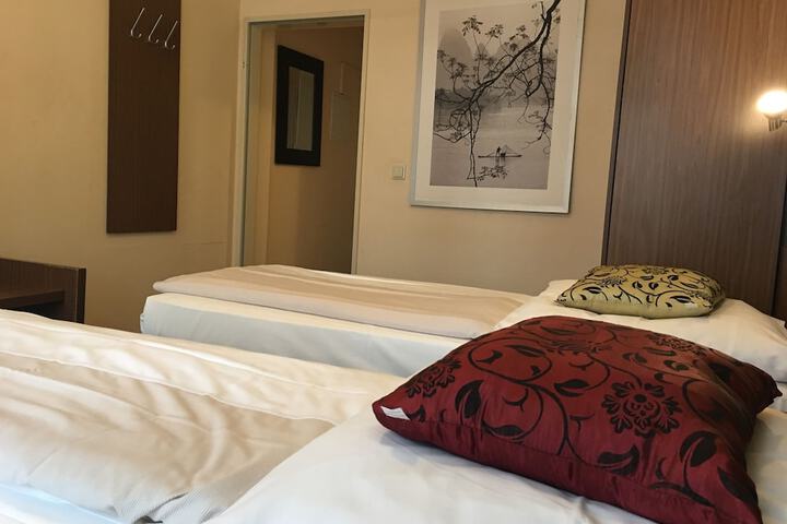 Room 7 of 39