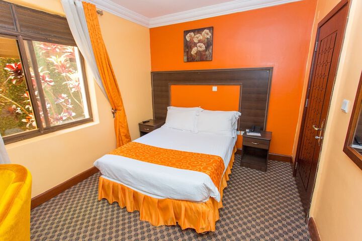 Room 10 of 22