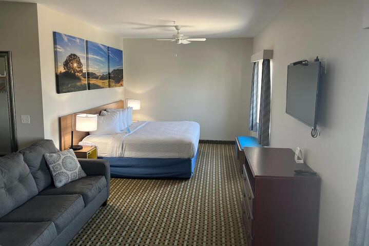 Room 7 of 37