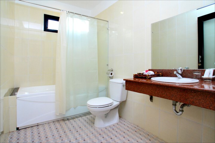 Room 13 of 26