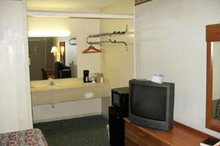 Room 7 of 17