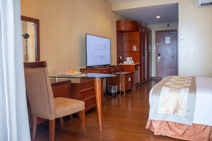 Room 4 of 52