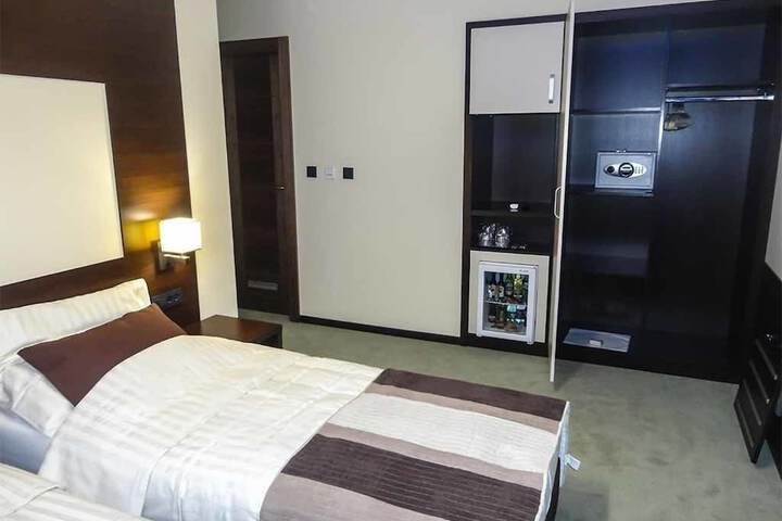 Room 8 of 23