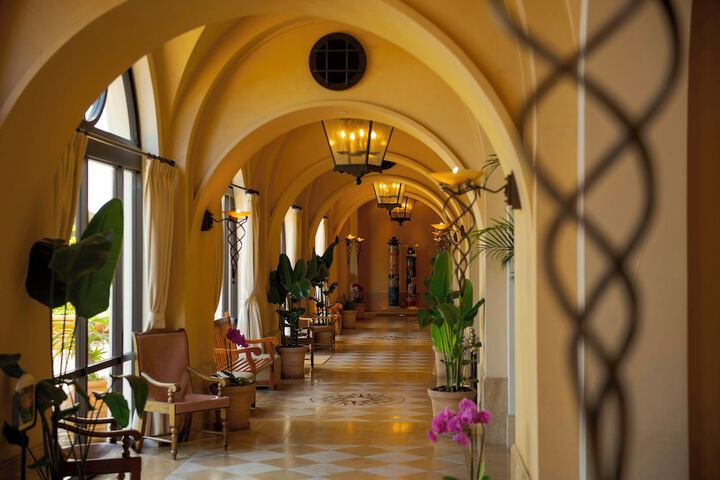 Entrance & Lobby