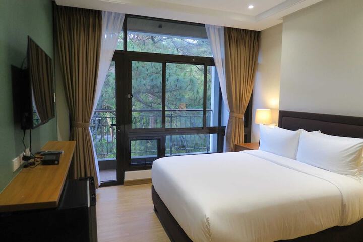 Room 2 of 17