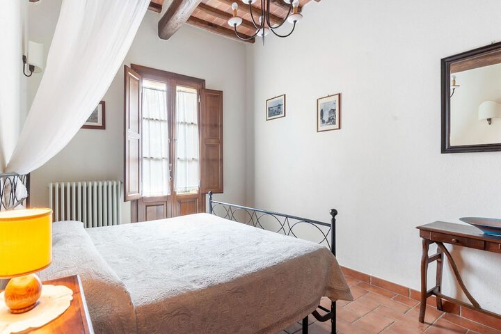 Room 4 of 43