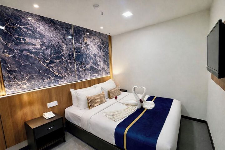 Room 12 of 20