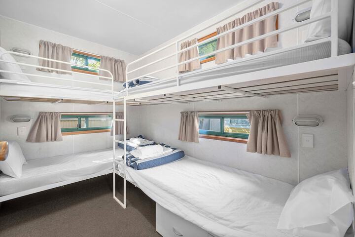 Room 8 of 77