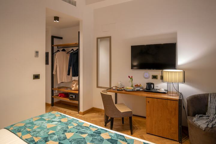 Room 21 of 44