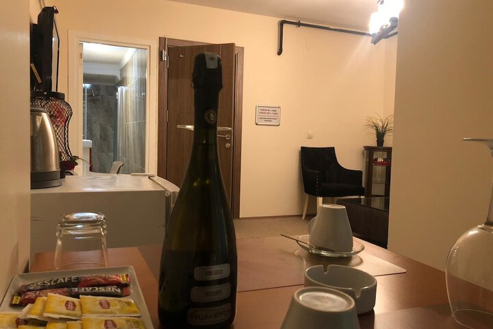 Room 27 of 44