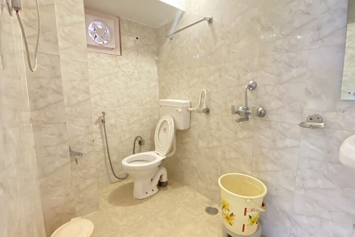 Room 20 of 28
