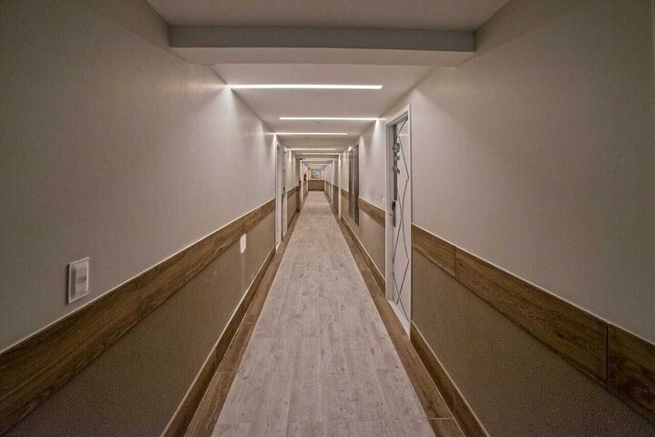 Ballroom/Hall 9 of 33