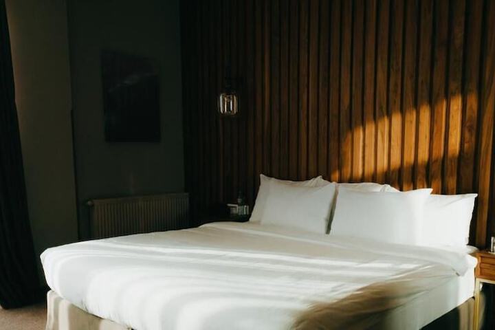 Room 2 of 55