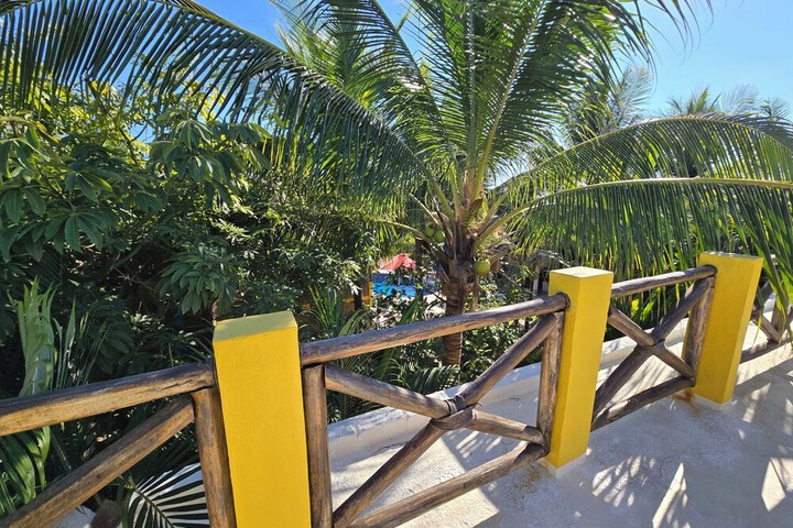 Sundeck 140 of 229