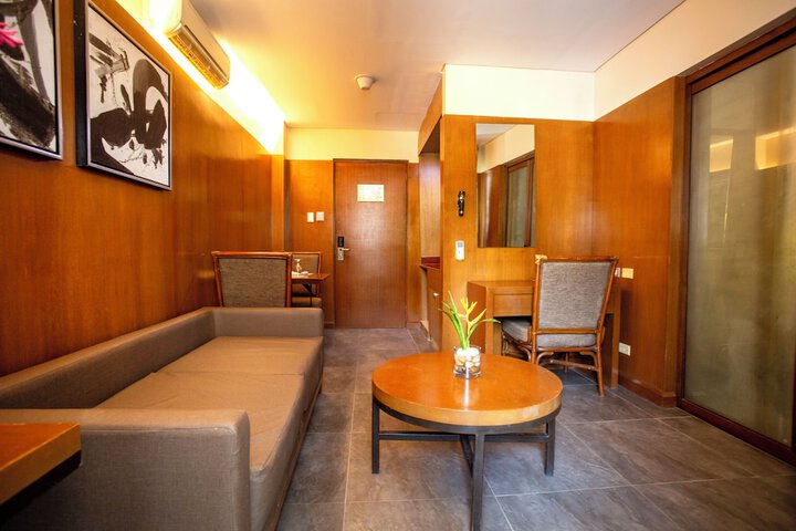 Room 70 of 178