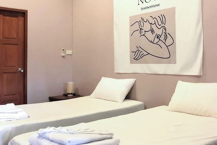 Room 5 of 44