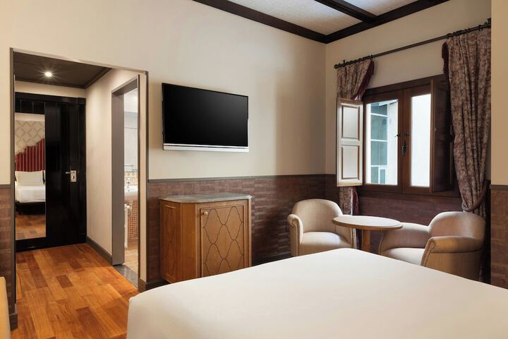 Room 14 of 99
