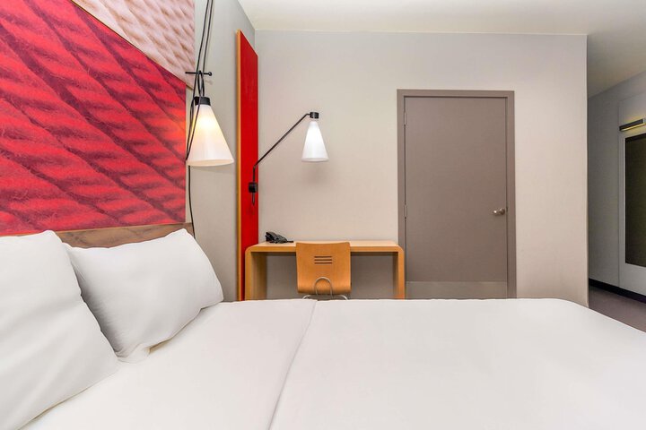 Room 15 of 43