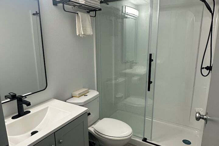 Room 4 of 7