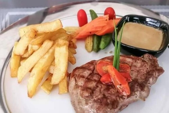 Dining 70 of 114