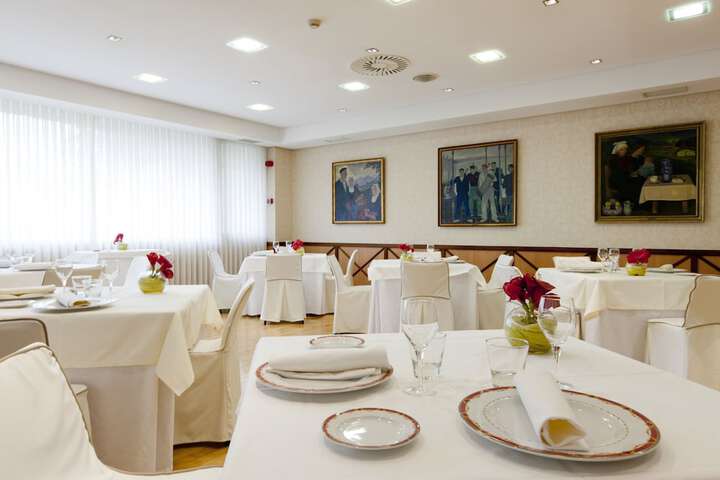 Dining 48 of 67