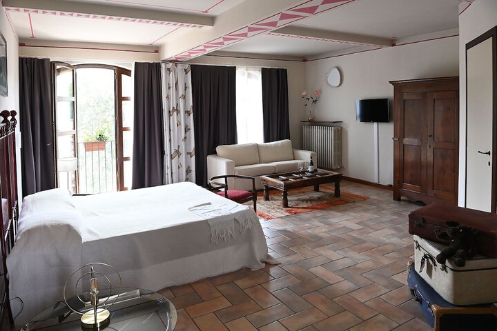 Room 4 of 36