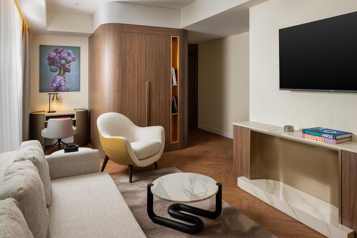 Room 35 of 166