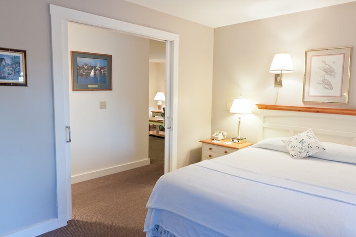Room 6 of 120