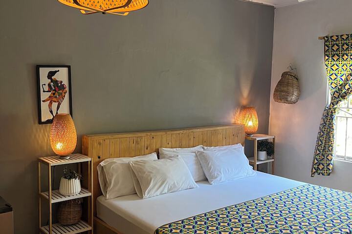 Room 5 of 9