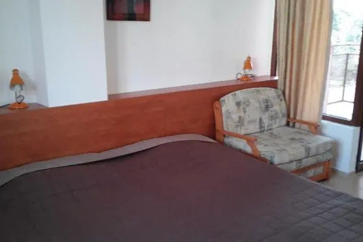 Room 4 of 13