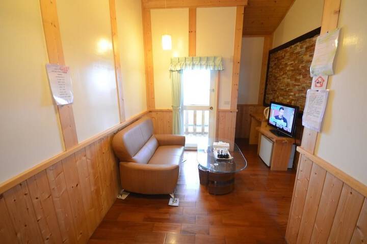 Room 3 of 32