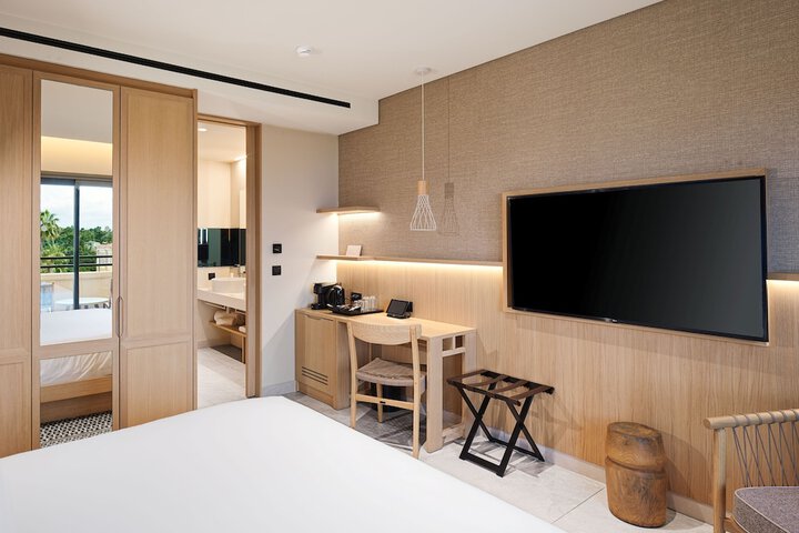 Room 44 of 154