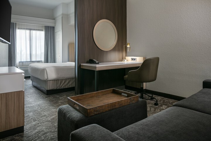 Room 8 of 32