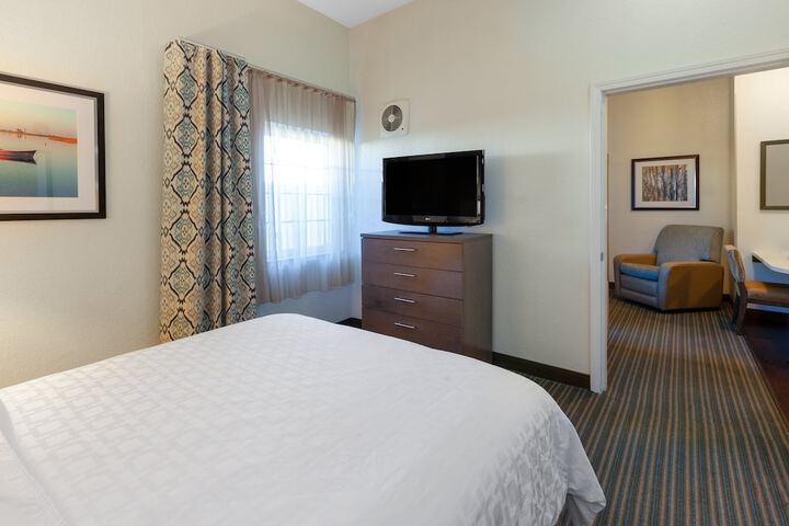 1 Queen Bed Studio Suite (10 of 22)