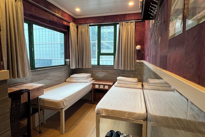 Room 17 of 35