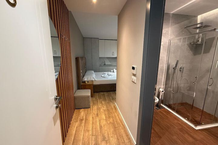 Room 29 of 34