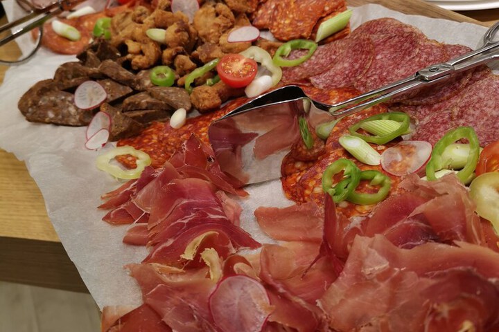 Dining 43 of 49