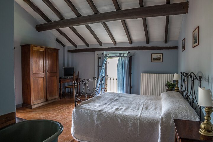 Room 18 of 46