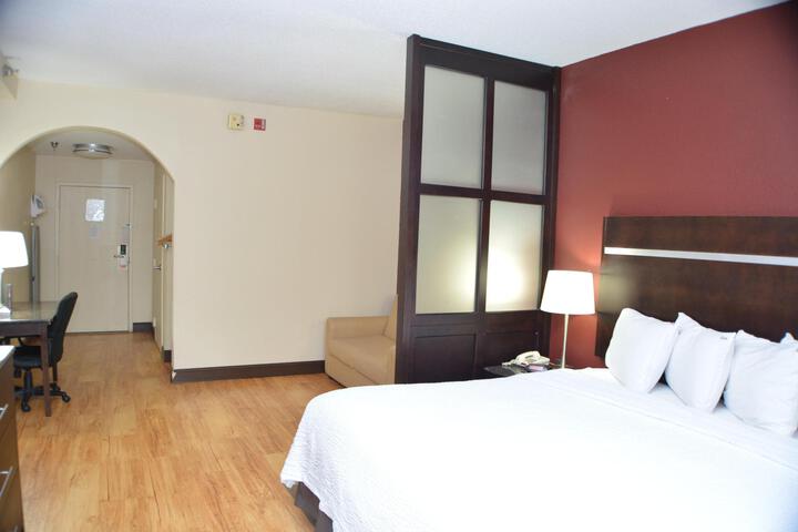 Superior King Bed (7 of 10)