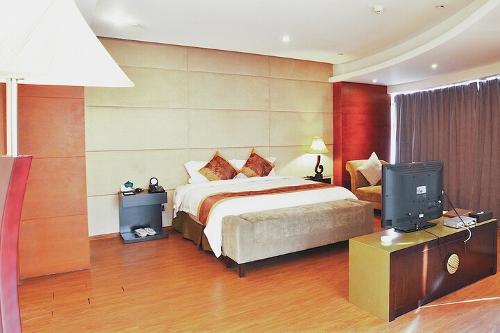 Room 26 of 77
