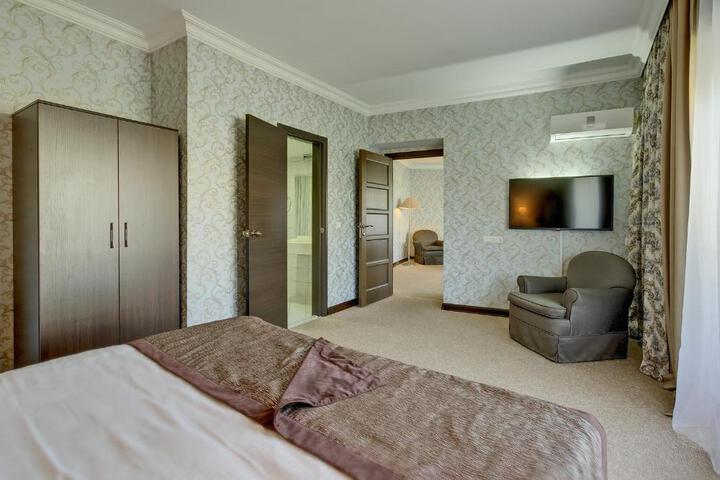 Suite Room