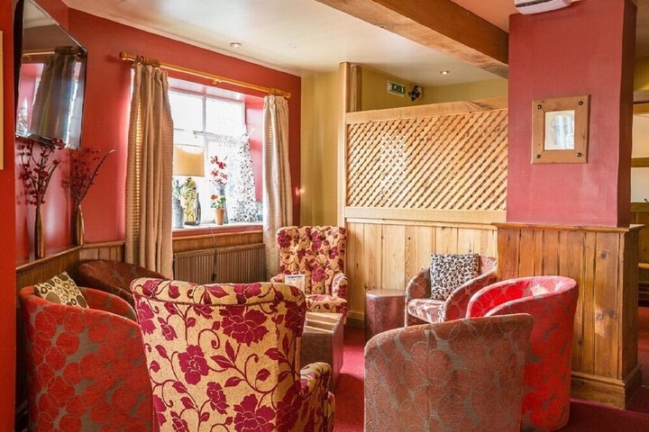 Lounge 62 of 65
