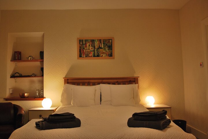 Room 6 of 17