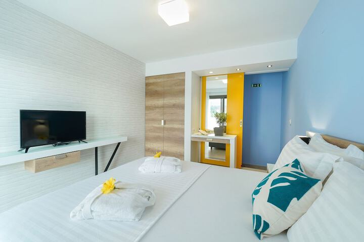 Room 4 of 22