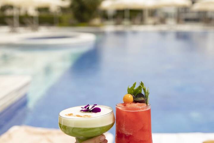 Pool Hotel